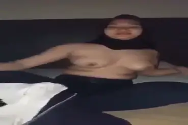 Merayu Pacar Untuk Lepas Seluruh Pakaian